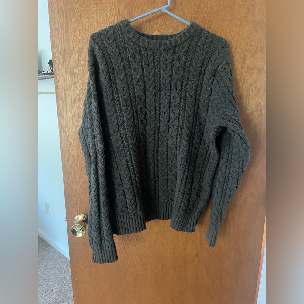 Men’s Goodfellow by Target chunky knit sweater in dark mossy green - size L